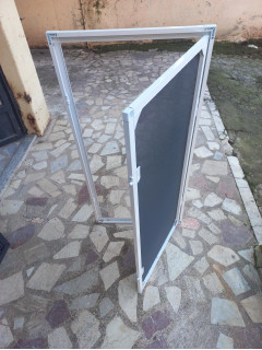 İÇE AÇILIR SİNEKLİK